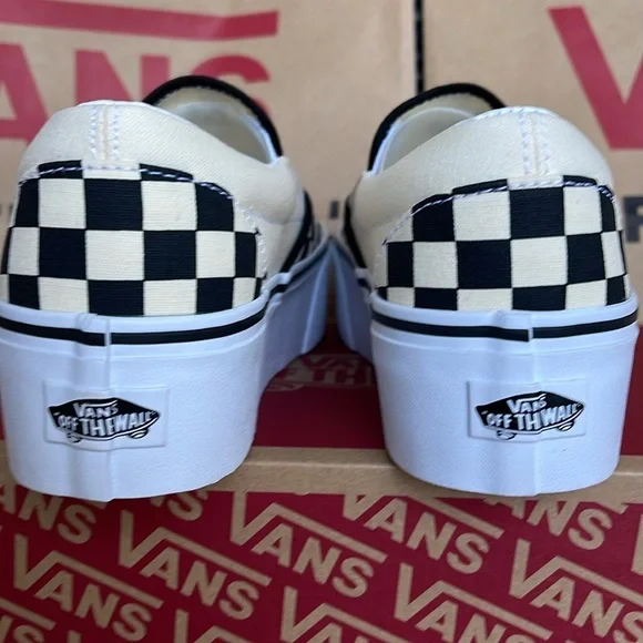 Vans WMNS Classic Slip-On Stackf Checkerboard Black/Classi
VN0A7Q5RTYQ
Platforms - Picture 13 of 16